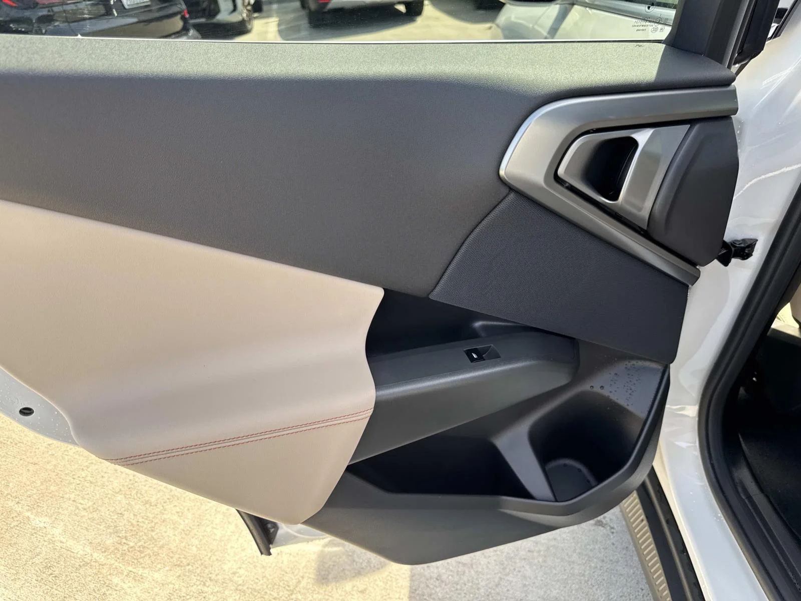New 2026 Mineral White Metallic BMW 30 xDrive image 10