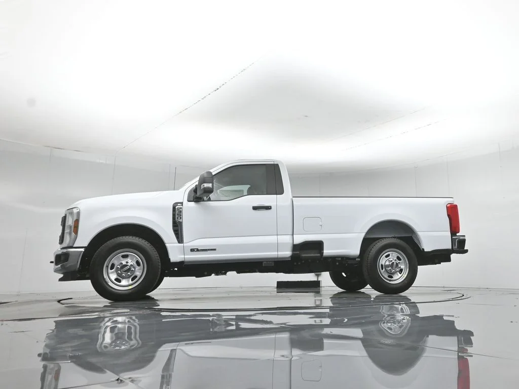 New 2026 Oxford White Ford XL image 46