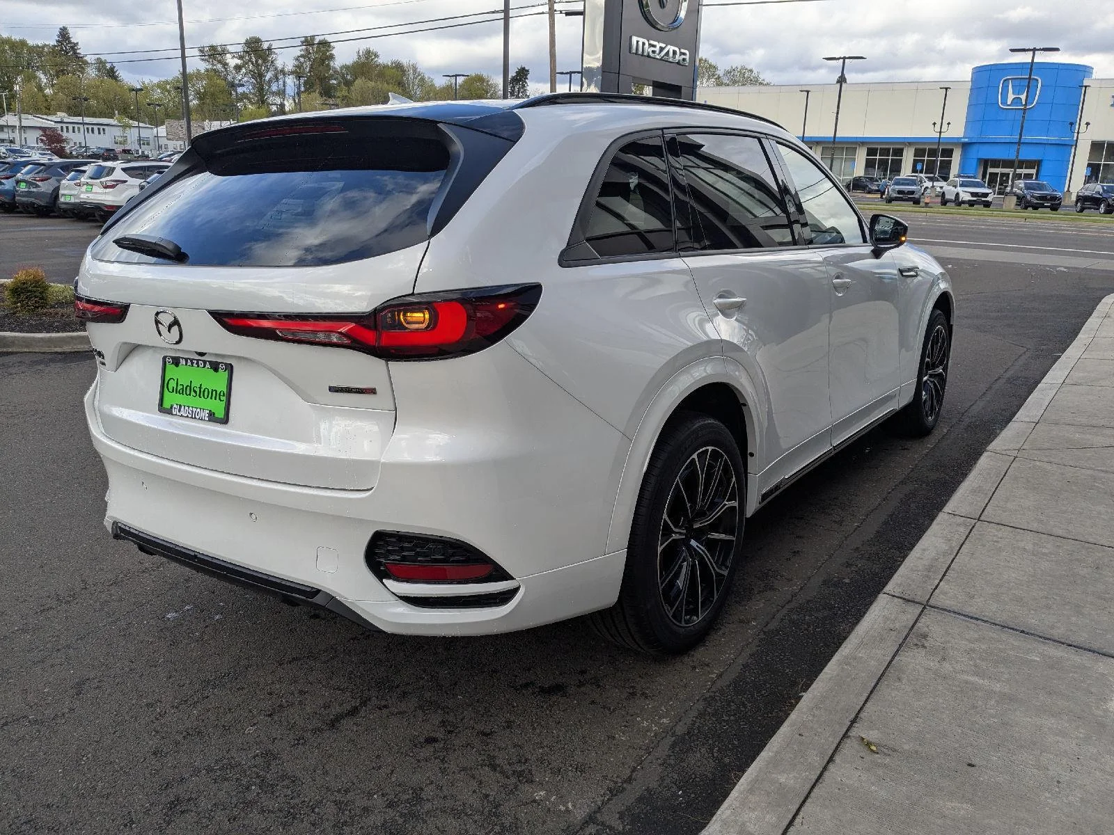 New 2026 Rhodium White Premium Mazda 3.3 Turbo S Premium AWD image 6