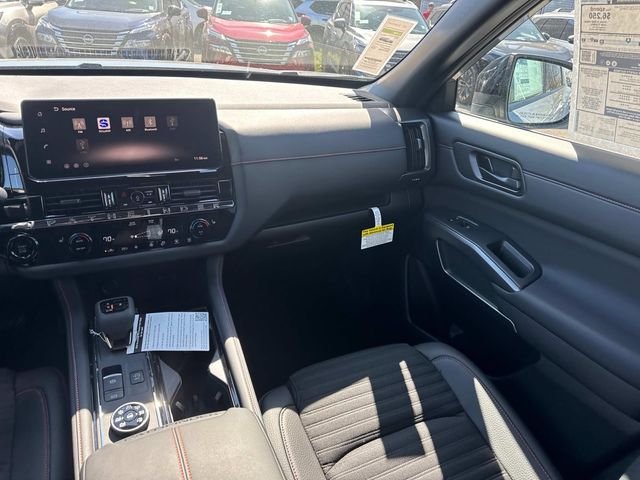 New 2026 Boulder Gray Pearl / Super Black Two-tone Nissan Rock Creek® image 20