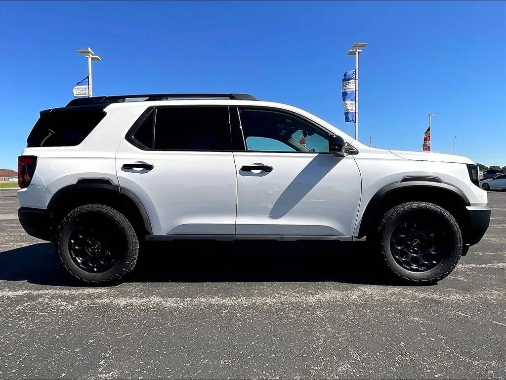 New 2026 Platinum White Pearl Honda TrailSport Elite Blackout image 4