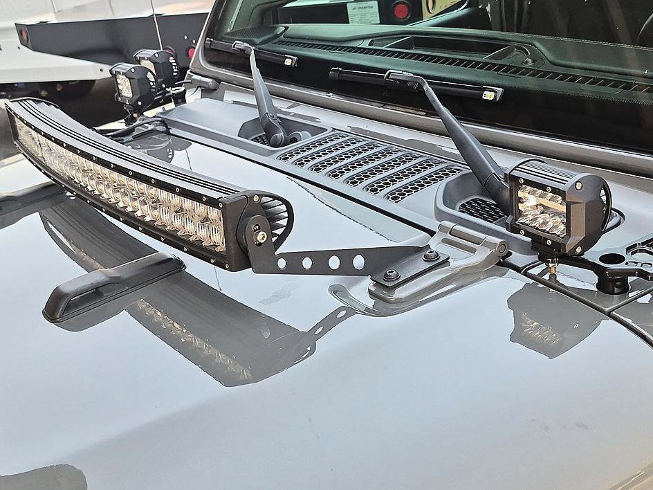 Used 2023 Gray Jeep Overland 4x4 image 38