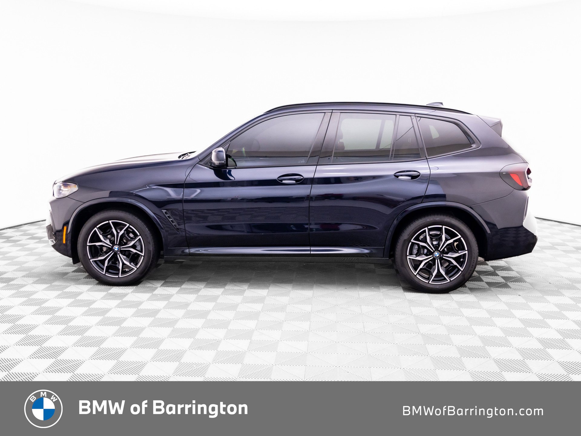 Used 2023 Carbon Black Metallic BMW xDrive30i image 2