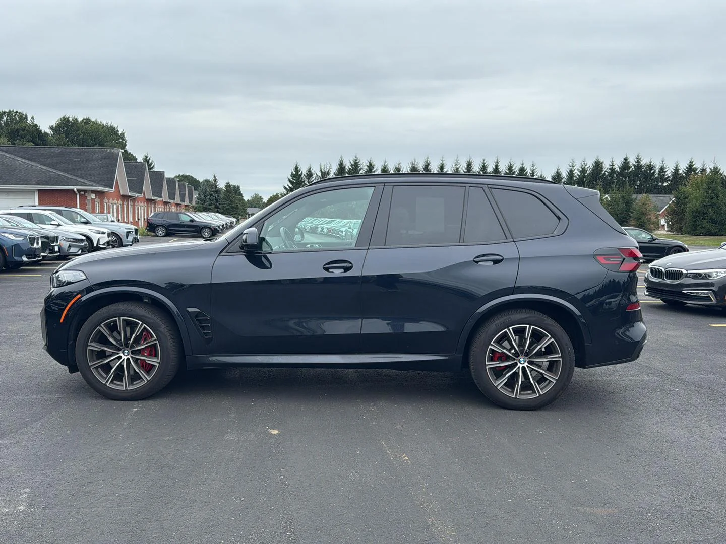 Used 2025 Carbon Black Metallic BMW xDrive40i image 6