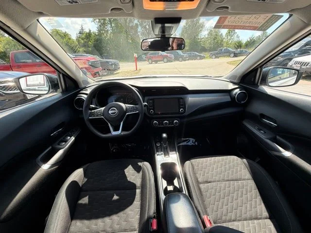 Used 2023 White Nissan SV image 15