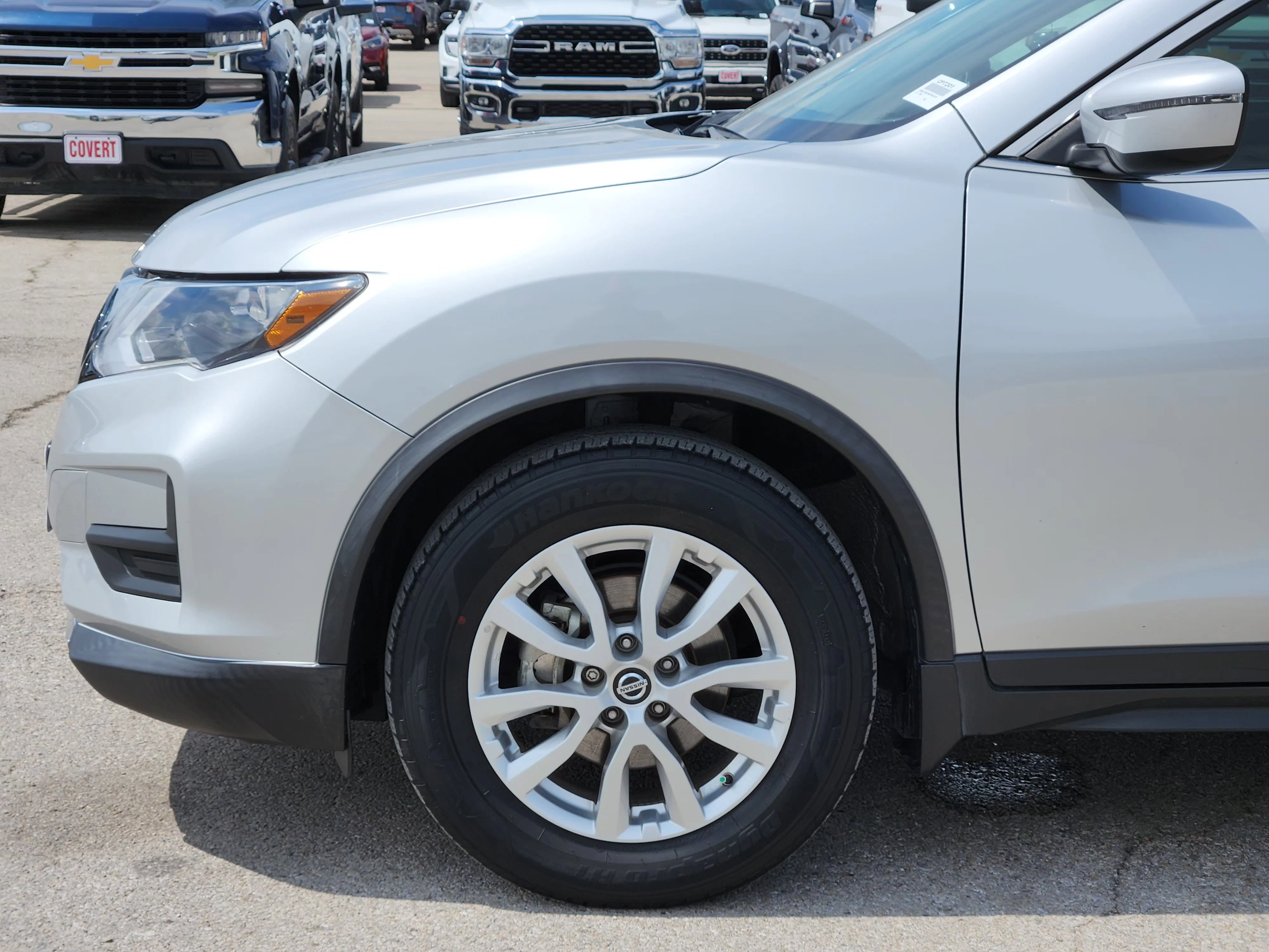 Used 2019 Brilliant Silver Metallic Nissan SV image 10