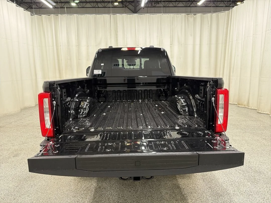 New 2027 Agate Black Metallic Ford F-250® XLT image 16