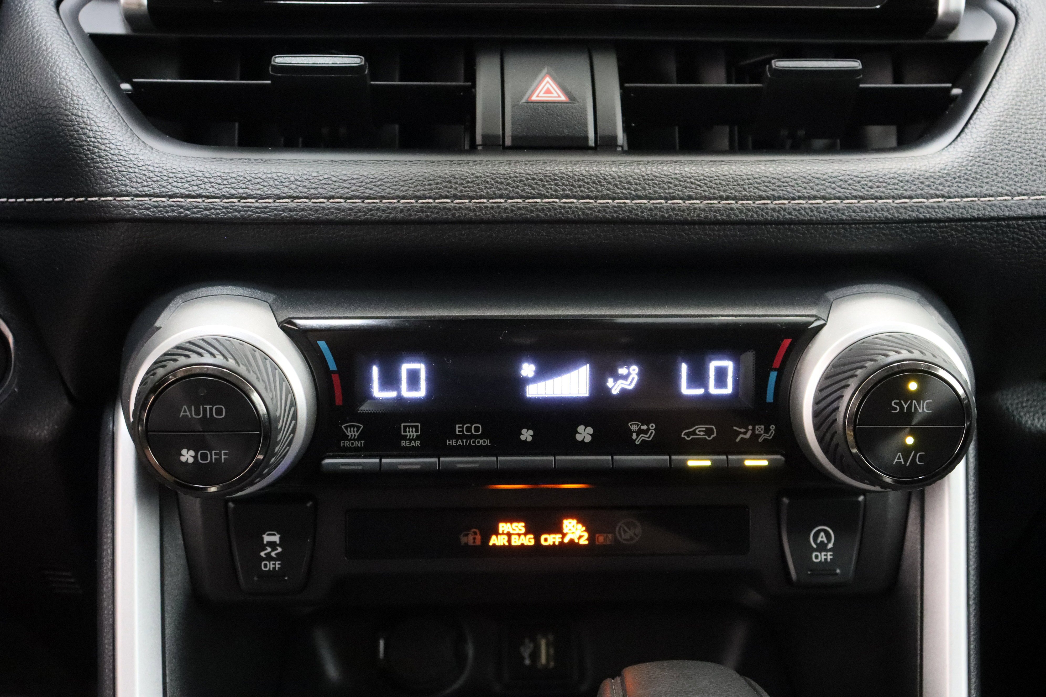 Used 2025 Silver Sky Metallic Toyota XLE 2.5L image 20