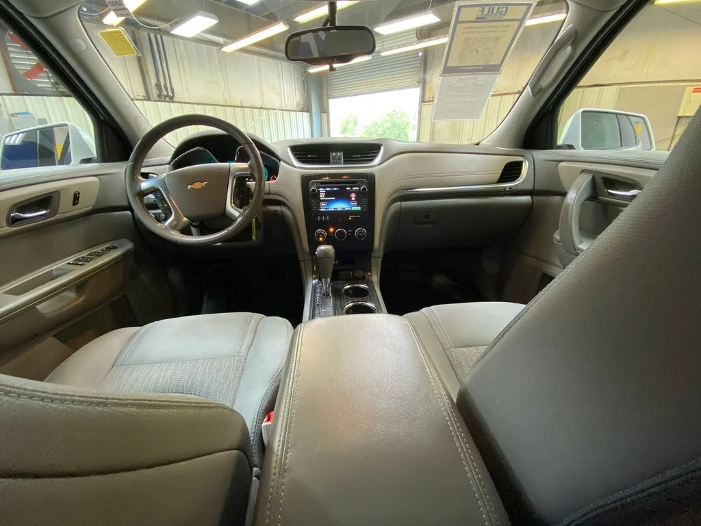 Used 2017 White Chevrolet LT image 18