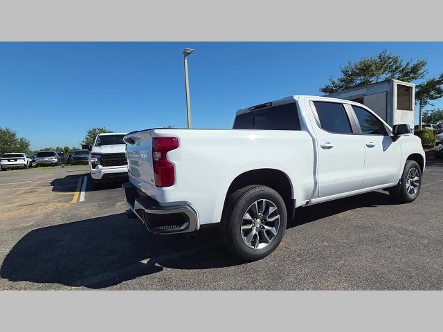 New 2026 Summit White Chevrolet LT image 19