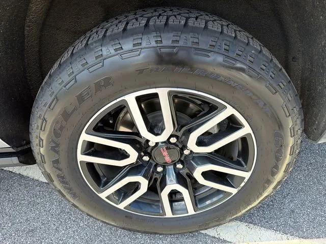 Used 2023 Sterling Metallic GMC AT4 image 20