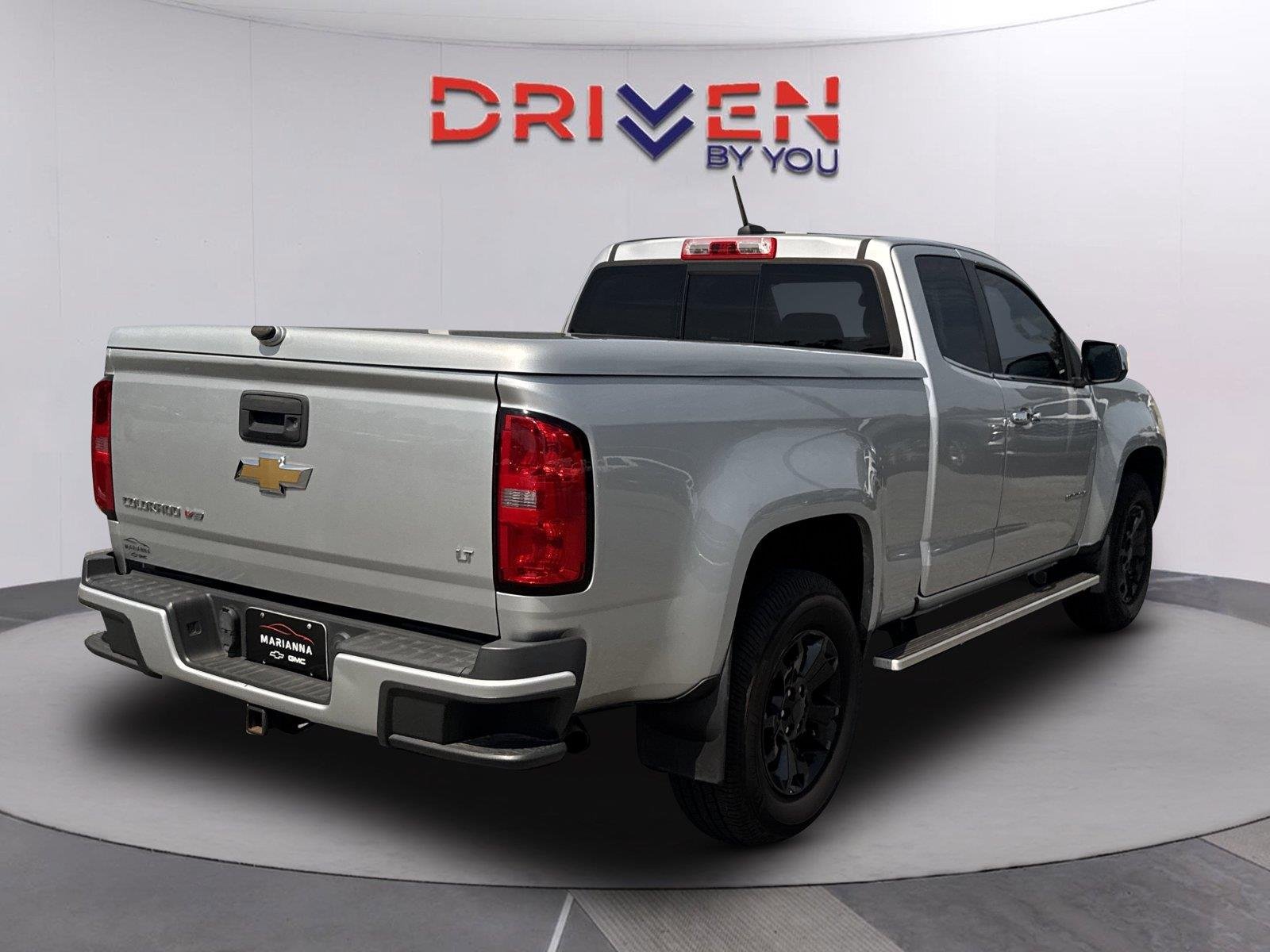Used 2018 SILVER ICE METALLIC Chevrolet 2WD LT image 4