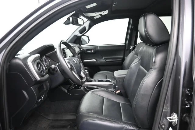 Used 2018 Magnetic Gray Metallic Toyota SR5 image 9