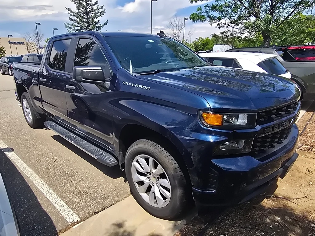Used 2019 Northsky Blue Metallic Chevrolet Custom image 6
