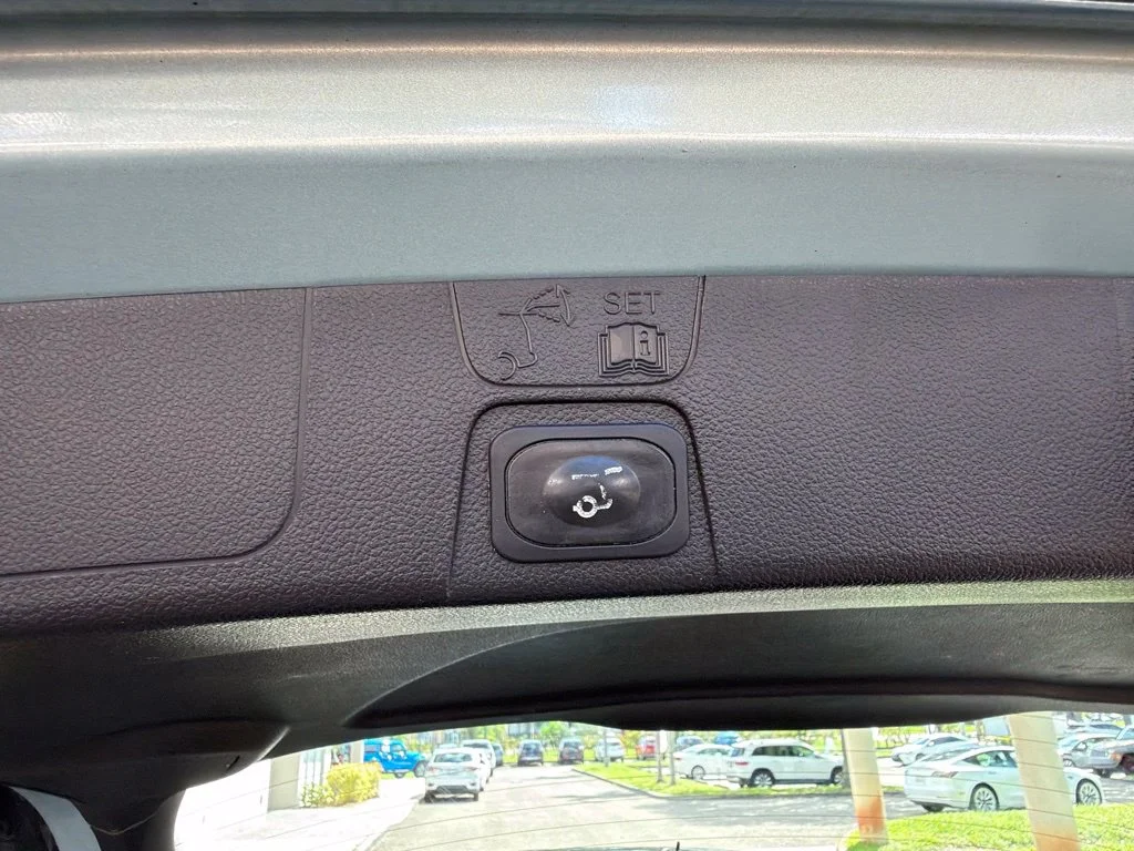 Used 2014 White Ford SE image 35