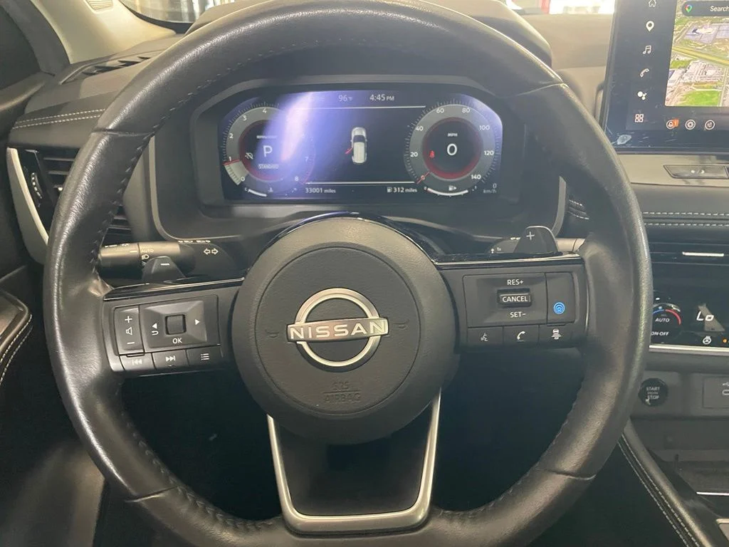 Used 2024 Gray Nissan Platinum image 13