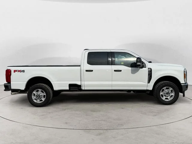 Certified Used 2025 Oxford White Ford XLT image 4