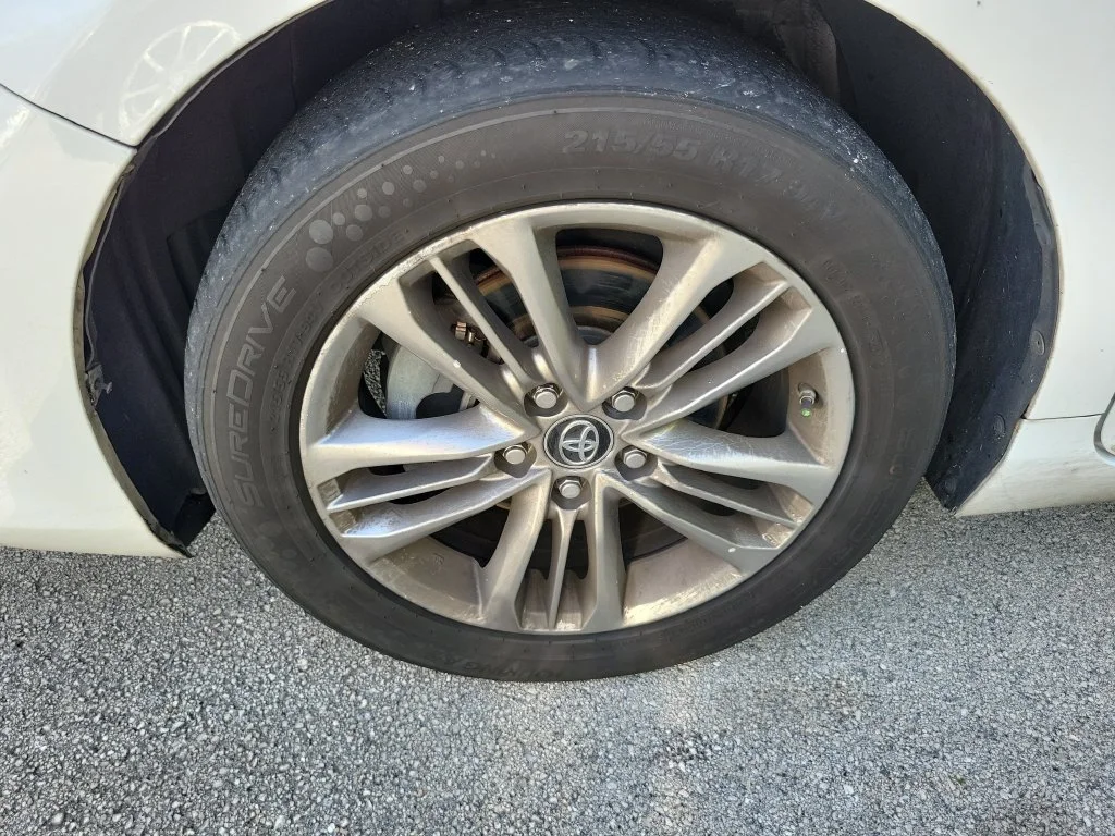 Used 2016 White Toyota SE image 4