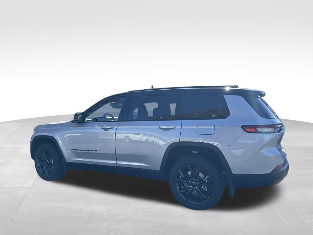 2025 Jeep Grand Cherokee Limited photo 4