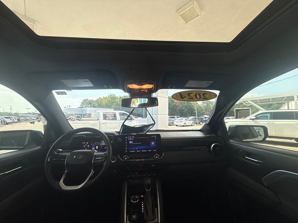 Used 2024 White Chevrolet Z71 image 20