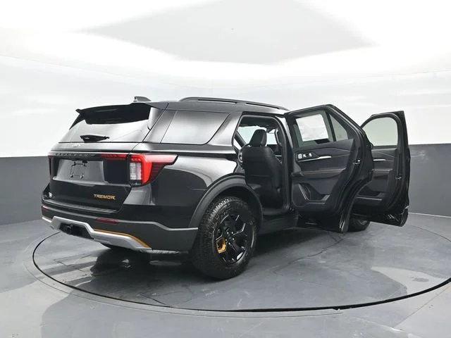 New 2026 Agate Black Metallic Ford Tremor® image 30