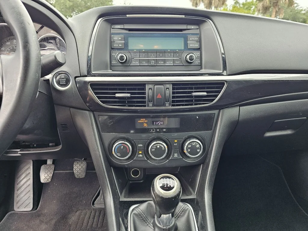 Used 2015 Red Mazda i Sport image 18