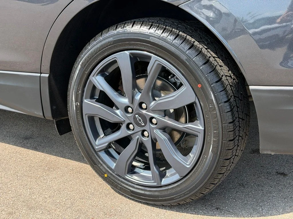 Used 2022 Gray Chevrolet RS image 27