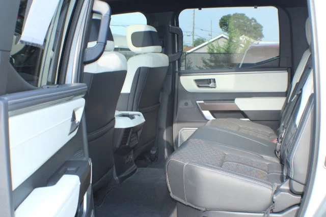 Used 2024  Toyota Capstone Hybrid image 17