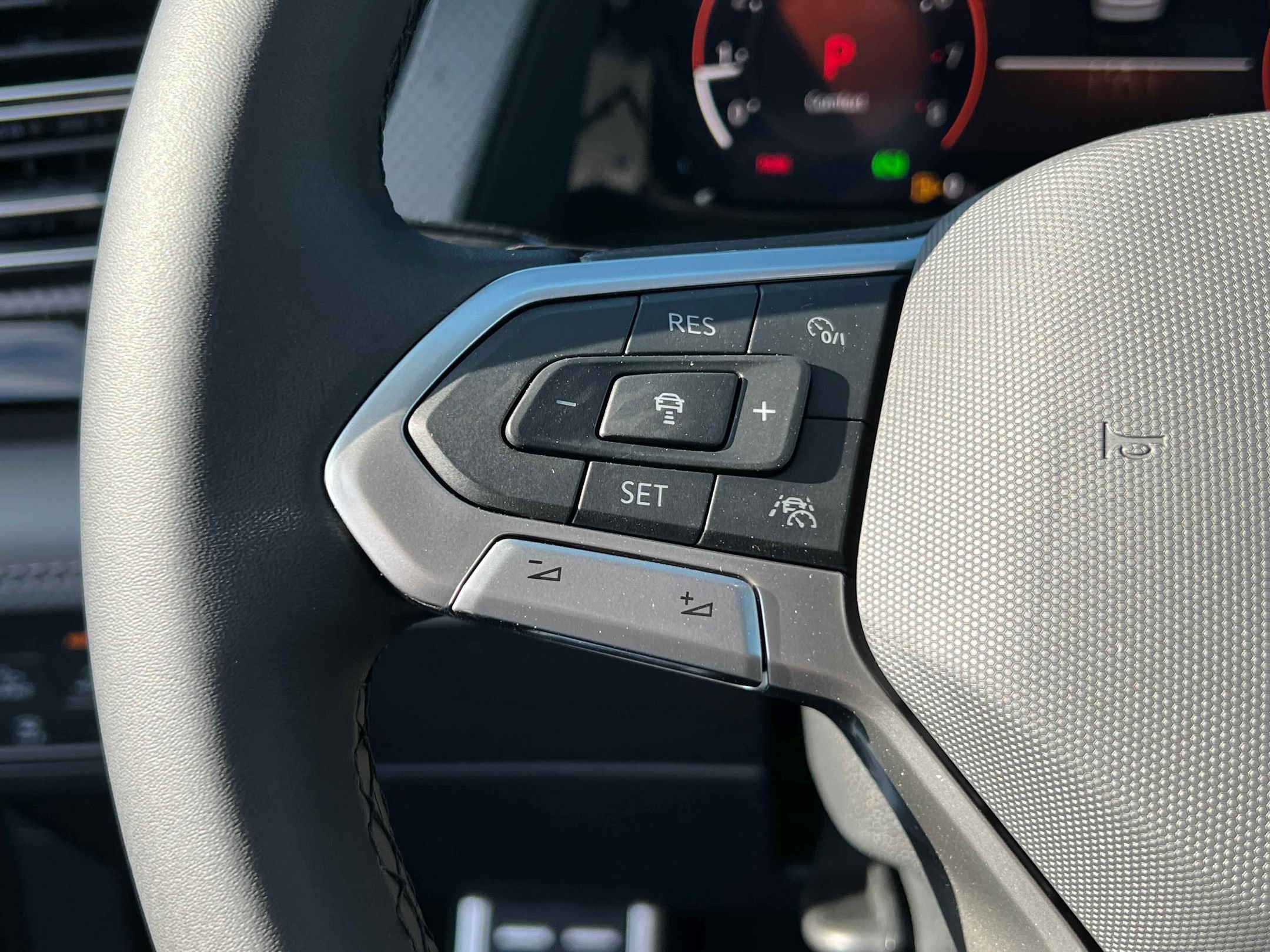 New 2026 Deep Black Volkswagen 2.0T Peak Edition image 34