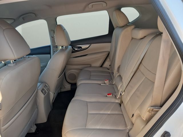 Used 2016 Pearl White Nissan SL image 33