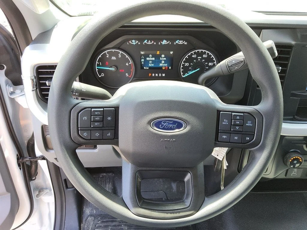 New 2025 Oxford White Ford XL image 9