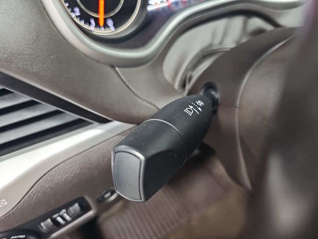 Used 2017 Silver Jeep Overland image 28