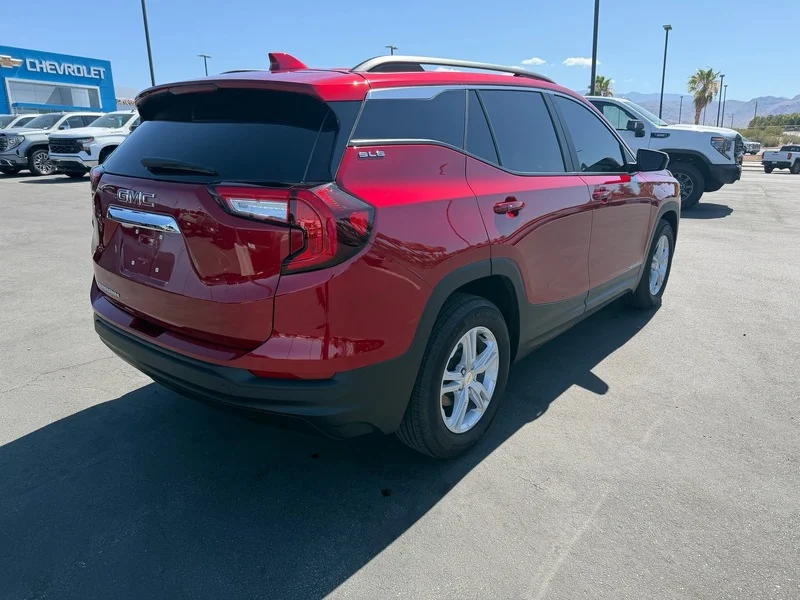 Used 2024 Volcanic Red Tintcoat GMC SLE image 3