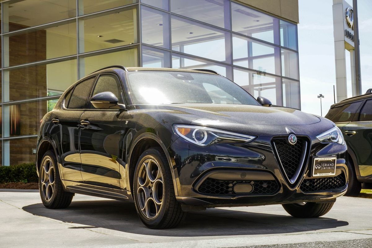 Used 2023 Black Alfa Romeo Ti image 4