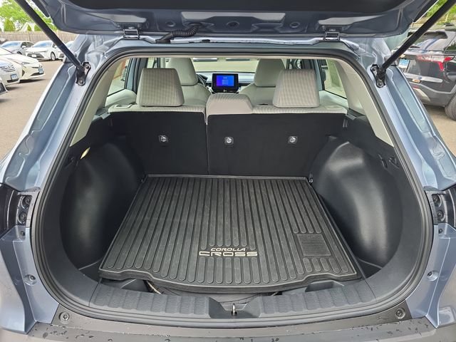 Used 2023  Toyota L image 12