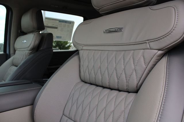 New 2026 Glacier Gray Metallic Tri-Coat Ford Platinum image 6