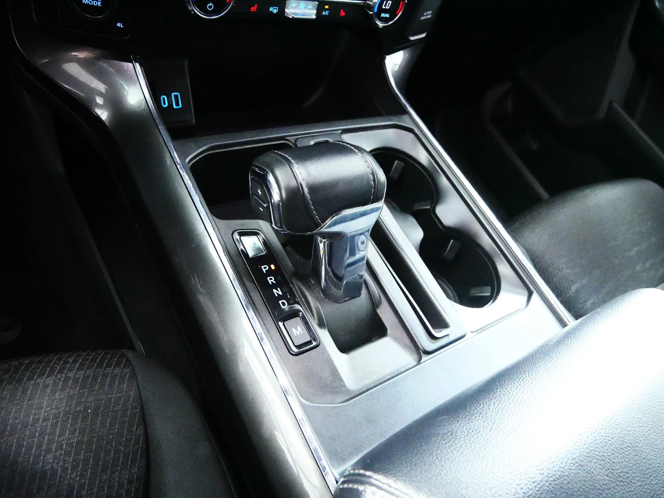 Used 2021 Agate Black Metallic Ford XLT image 24