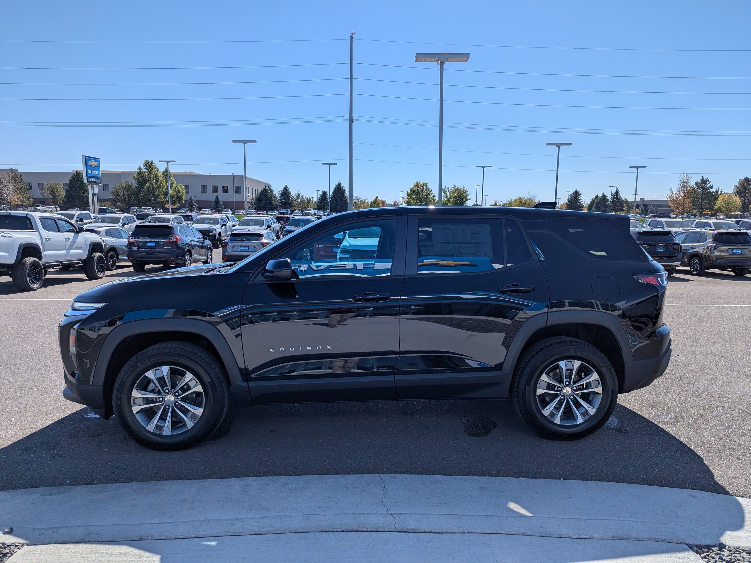 2027 Chevrolet Equinox LT - Photo 7