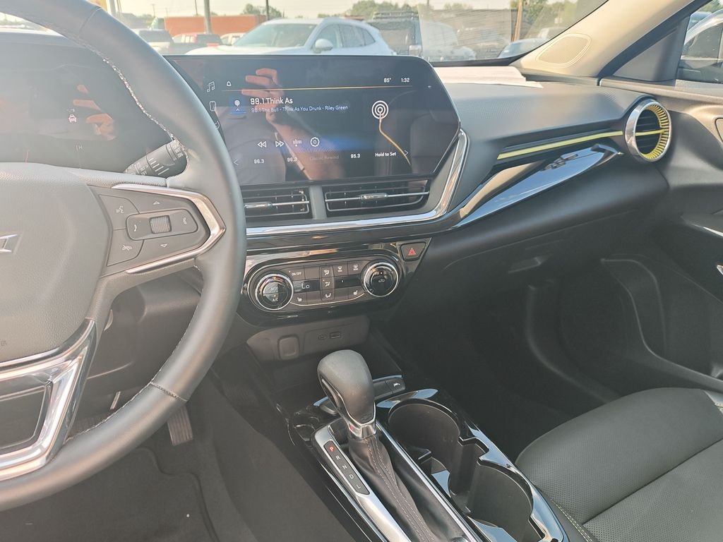 Used 2025 Black Chevrolet ACTIV image 20