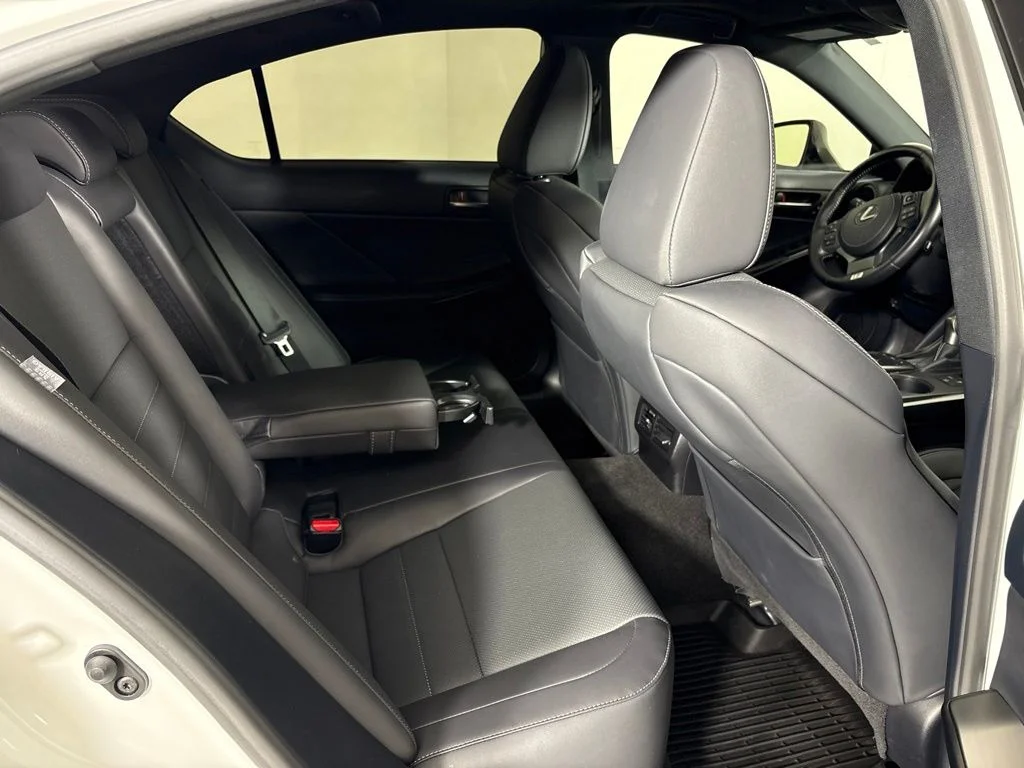 Used 2024 White Lexus 500 F SPORT Performance Premium image 23