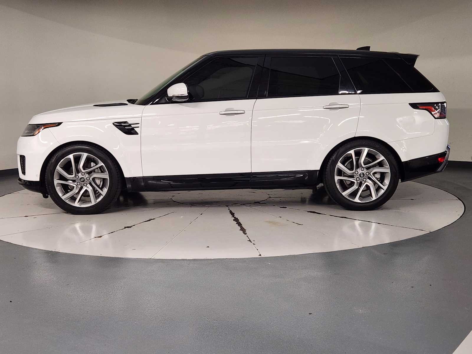 Used 2022 Fuji White Land Rover HSE Silver Edition image 5
