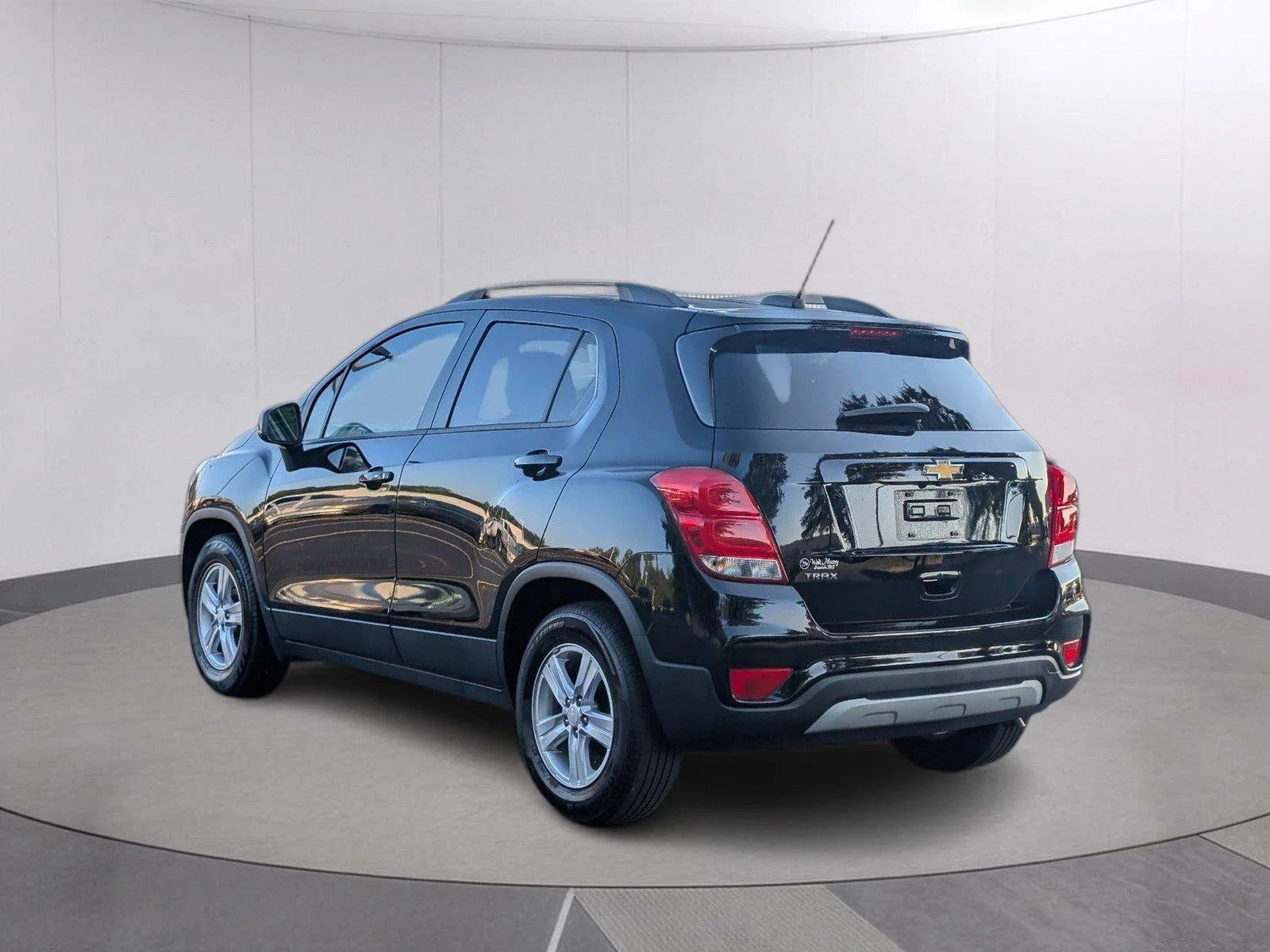 Used 2022 MOSAIC BLACK METALLIC Chevrolet LT image 3