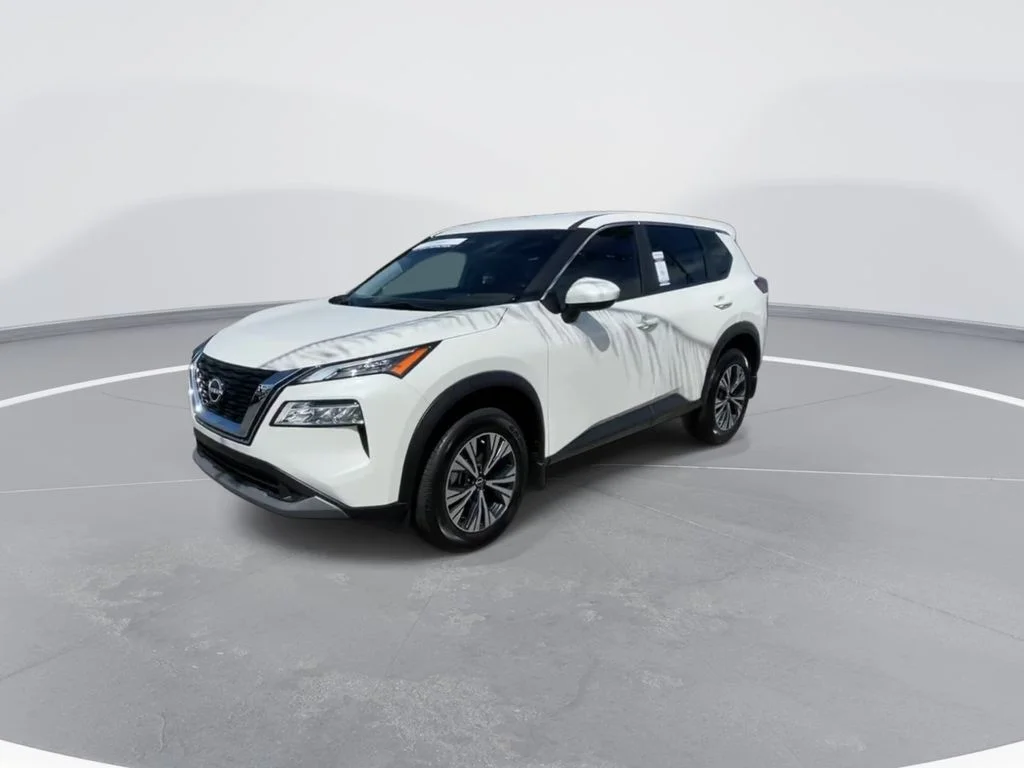Used 2023 White Nissan SV image 4