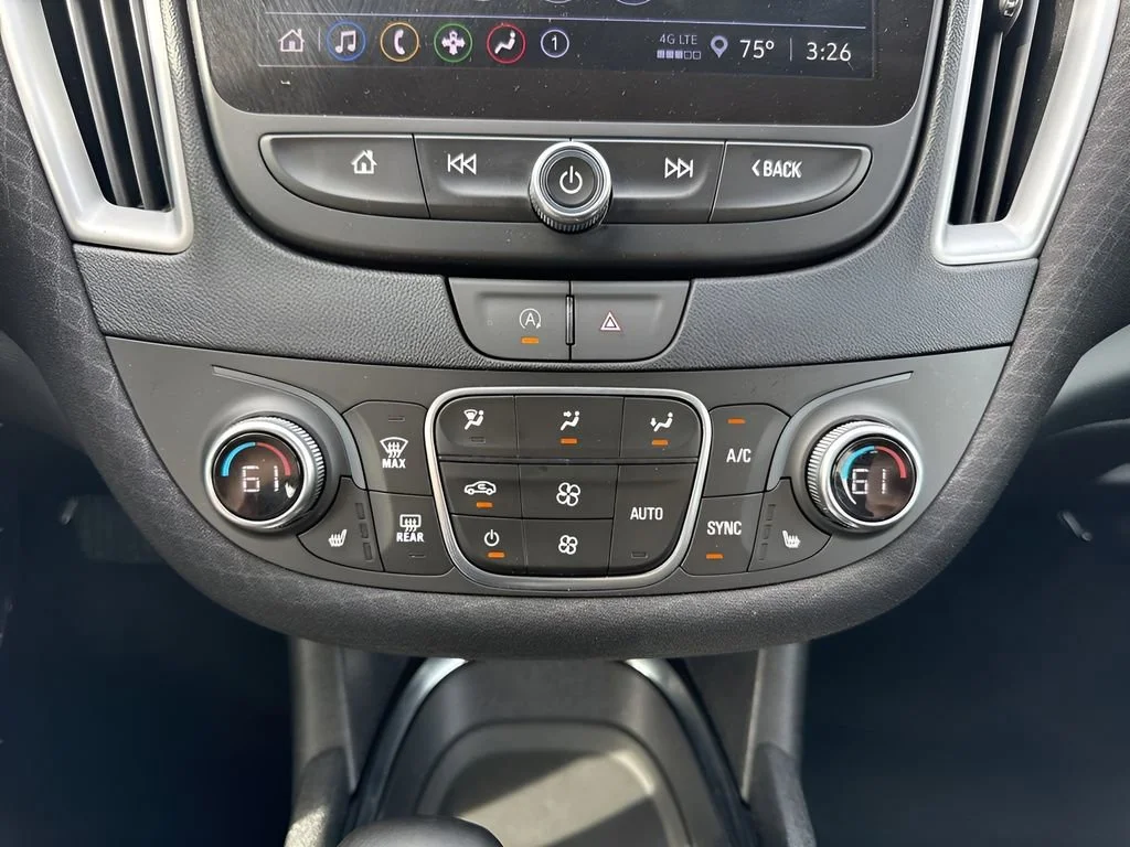 Used 2024 Summit White Chevrolet 1LT image 20