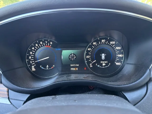 Used 2016 White Lincoln Reserve image 15