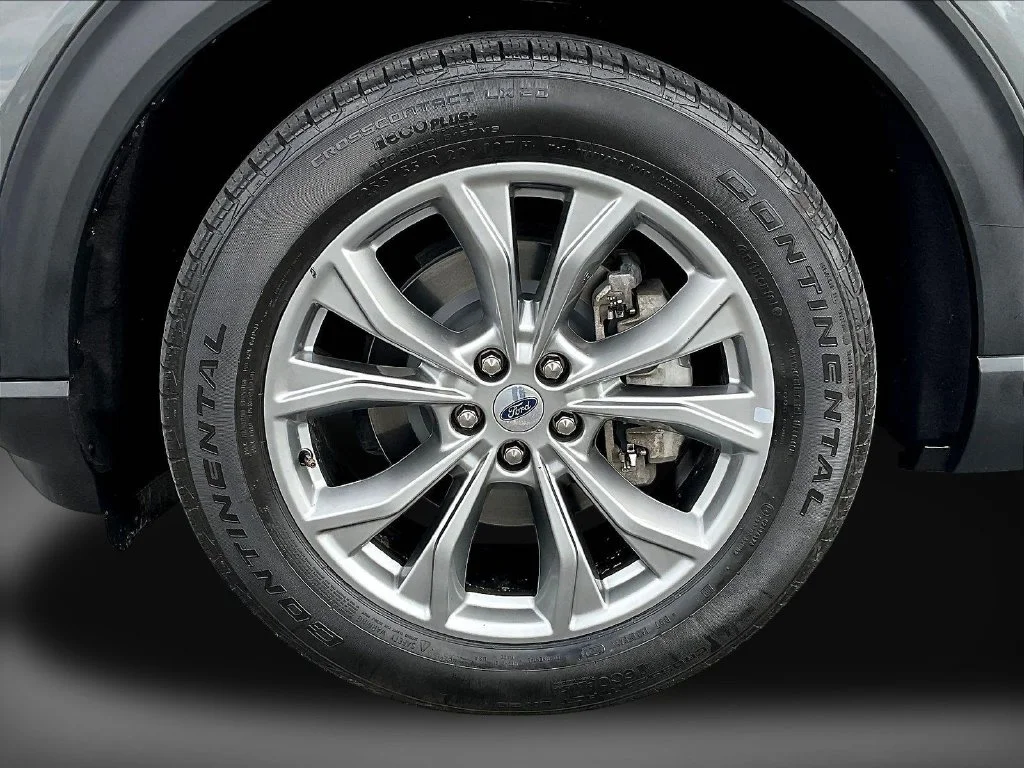 Used 2023 Gray Ford XLT image 40
