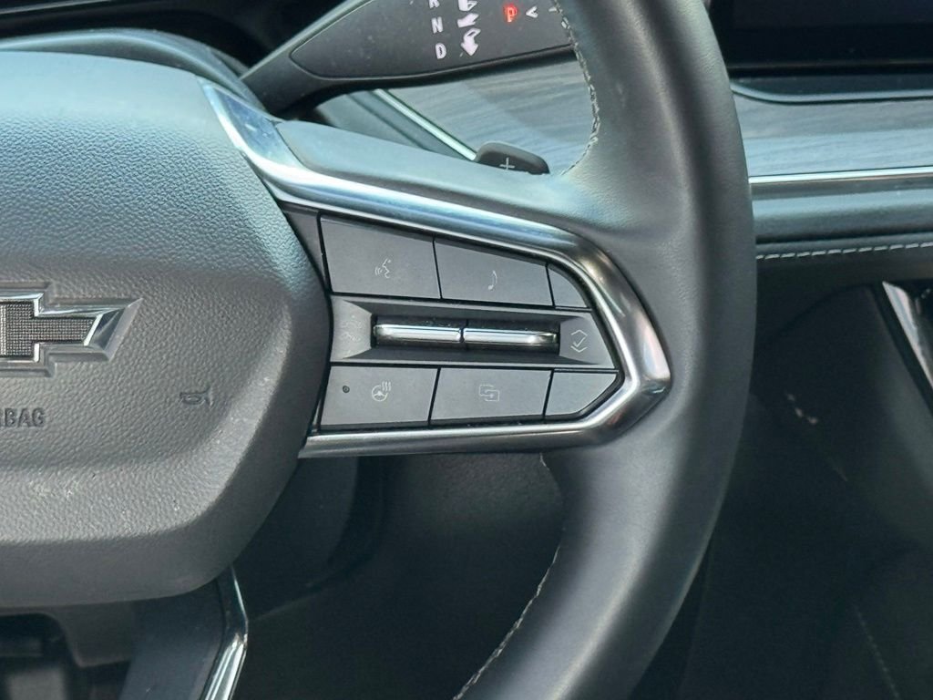 Used 2025 Gray Chevrolet Z71 image 27
