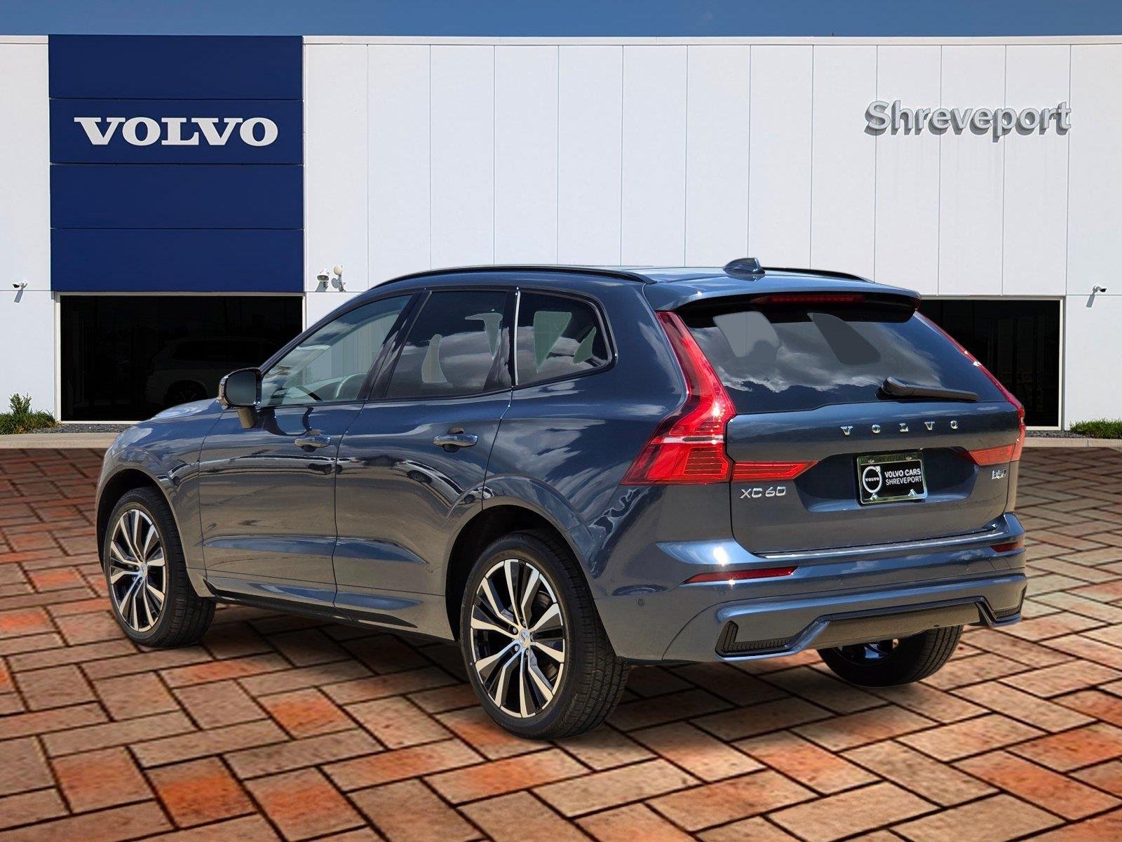 Used 2025 Denim Blue Metallic Volvo Plus image 5