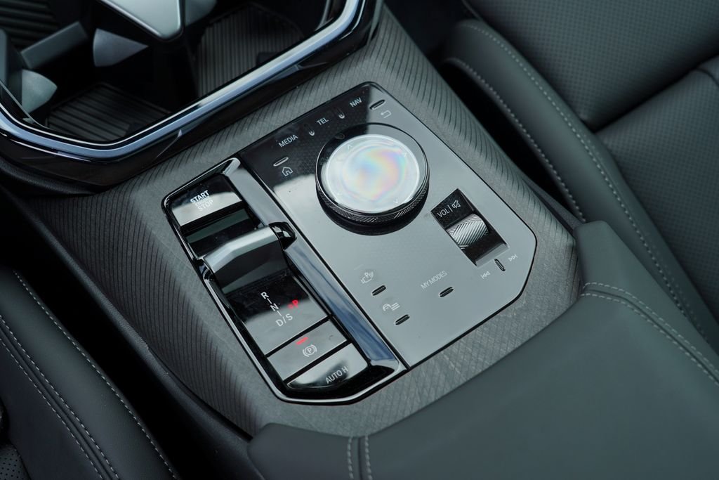 New 2026 Skyscraper Grey Metallic BMW 30 xDrive image 17
