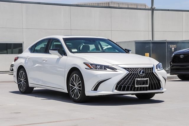 2025 Lexus ES 350 350's photo